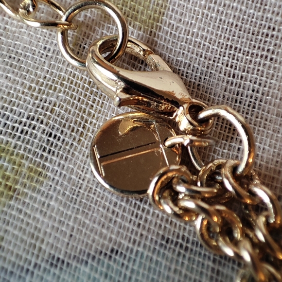 Talbot's Acrylic Teardrop Stones Rhinestone Nude Pink Flowers Statement Bracelet - Picture 7 of 8